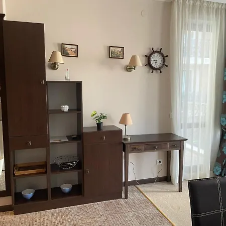 Royal And Garden Sweet Apartment