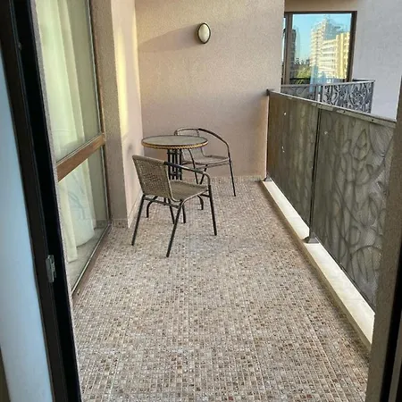 Royal And Garden Sweet Apartment *